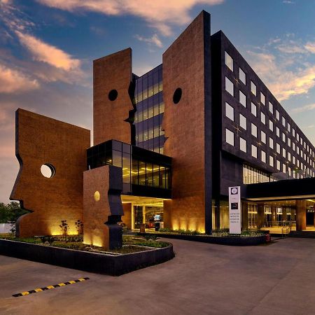 Essentia Luxury Hotel Indaur Kültér fotó