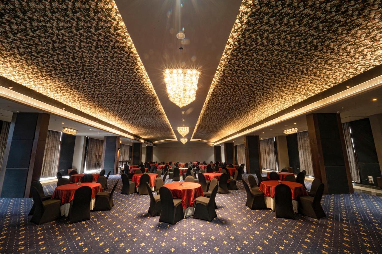Essentia Luxury Hotel Indaur Kültér fotó