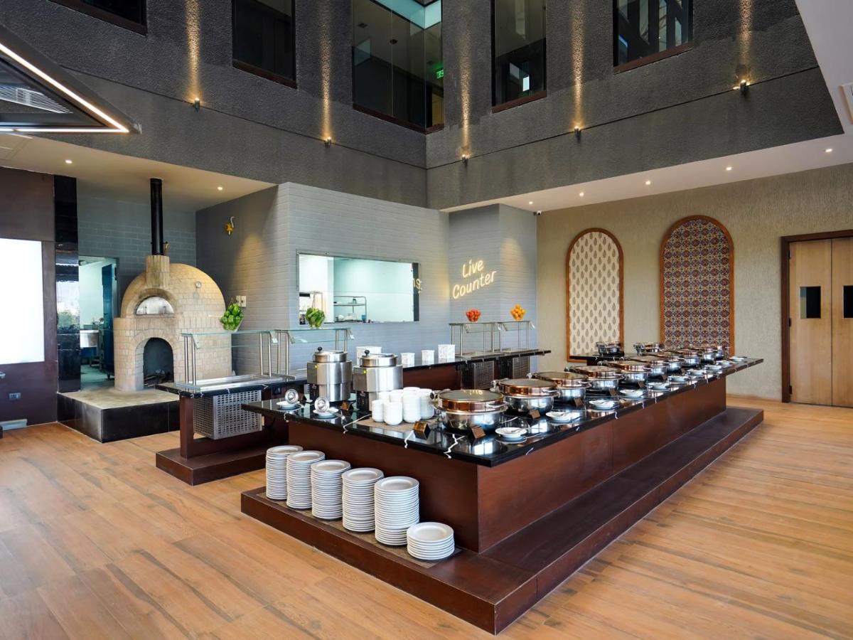 Essentia Luxury Hotel Indaur Kültér fotó