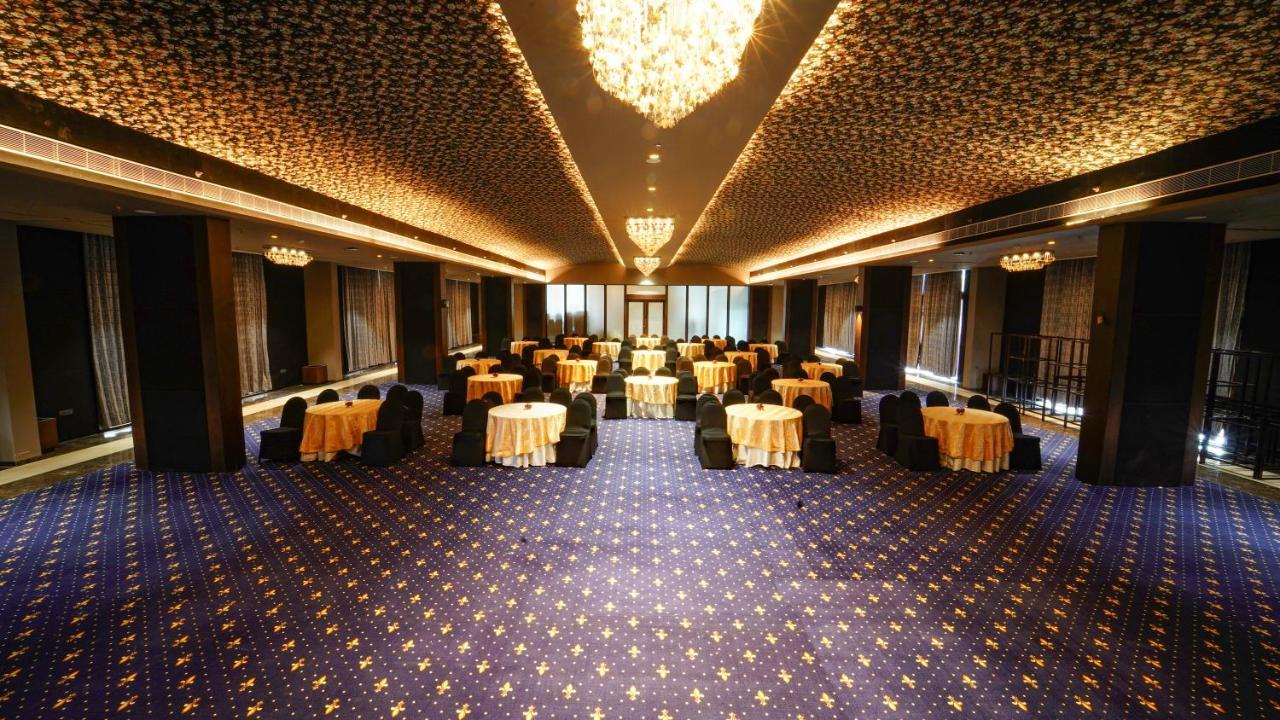 Essentia Luxury Hotel Indaur Kültér fotó