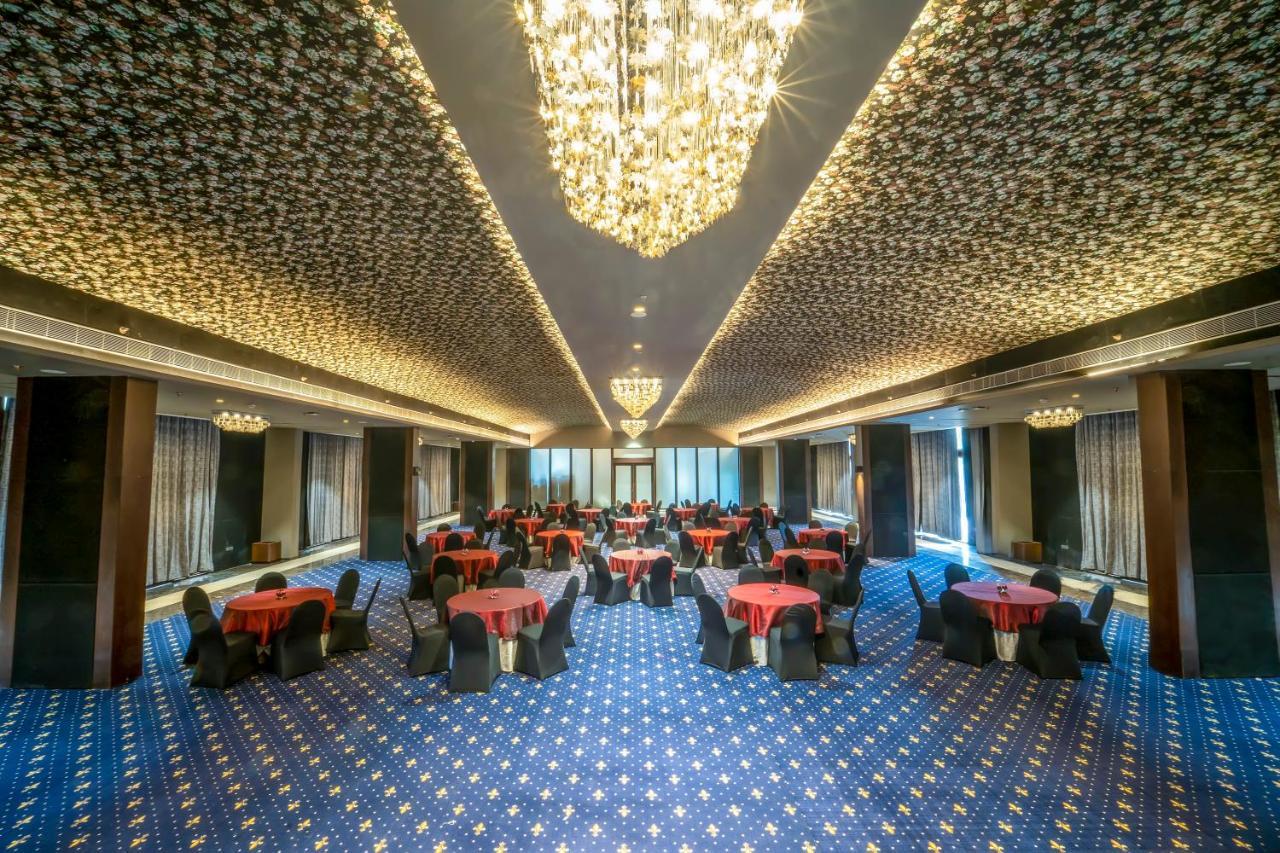 Essentia Luxury Hotel Indaur Kültér fotó