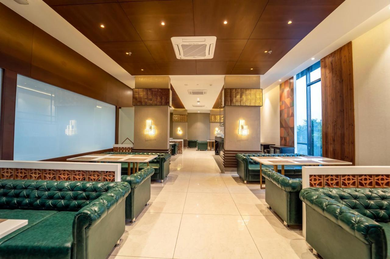 Essentia Luxury Hotel Indaur Kültér fotó