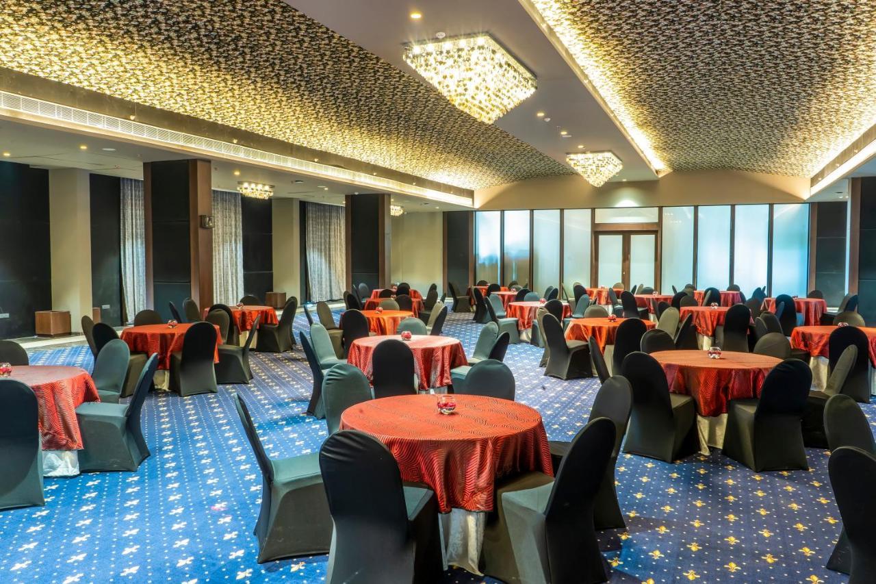 Essentia Luxury Hotel Indaur Kültér fotó