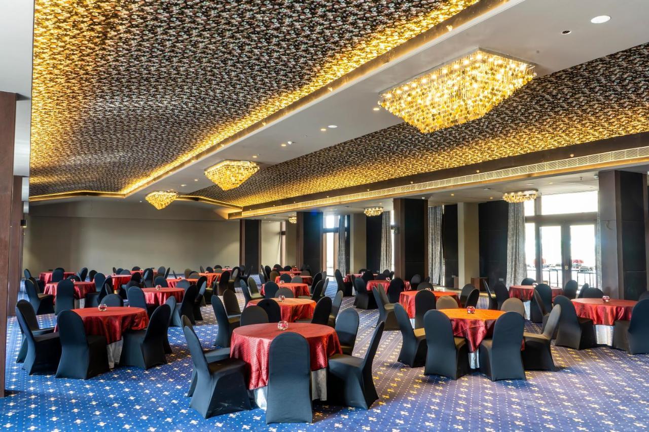 Essentia Luxury Hotel Indaur Kültér fotó
