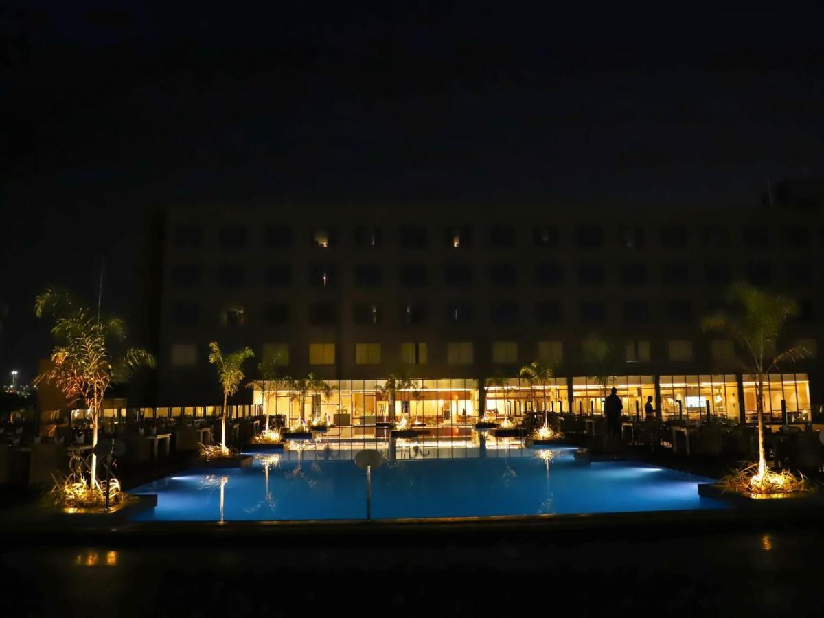 Essentia Luxury Hotel Indaur Kültér fotó