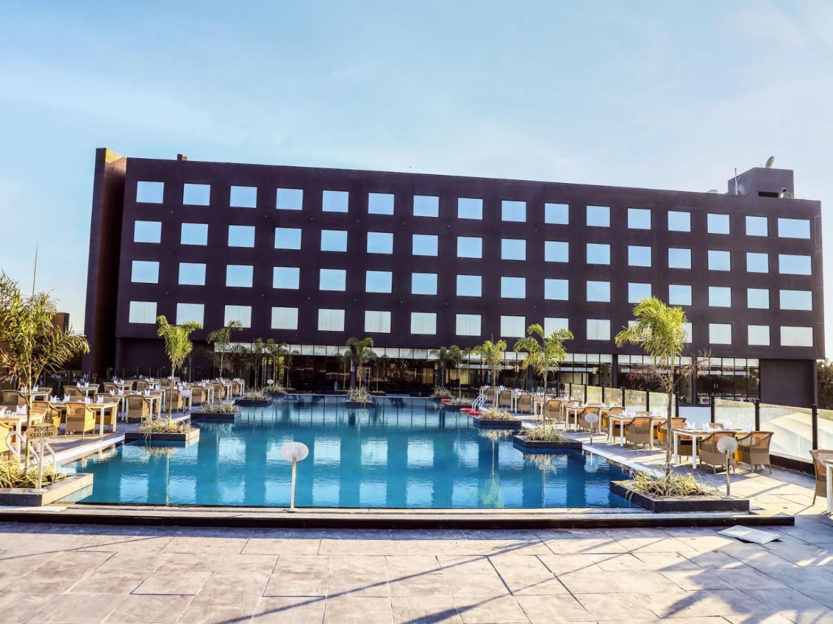 Essentia Luxury Hotel Indaur Kültér fotó