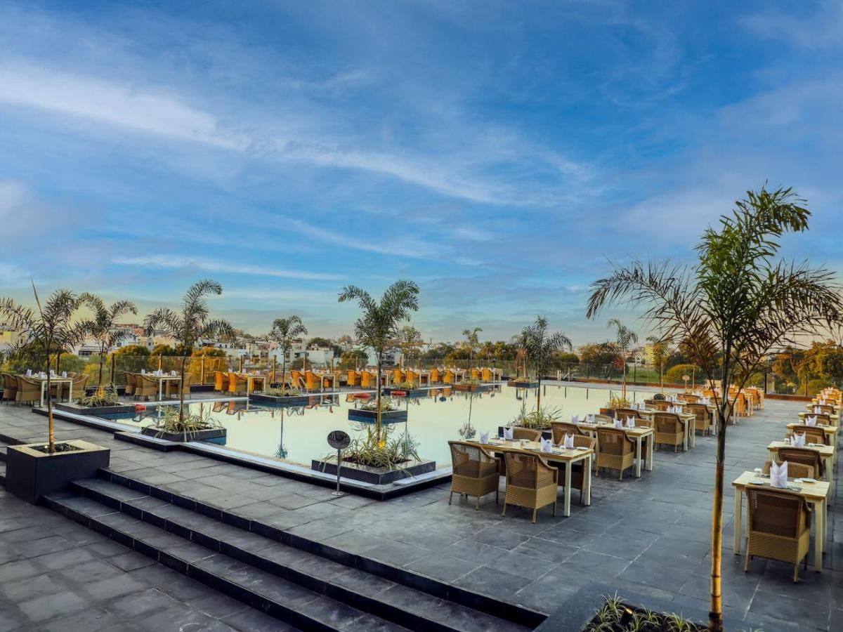 Essentia Luxury Hotel Indaur Kültér fotó