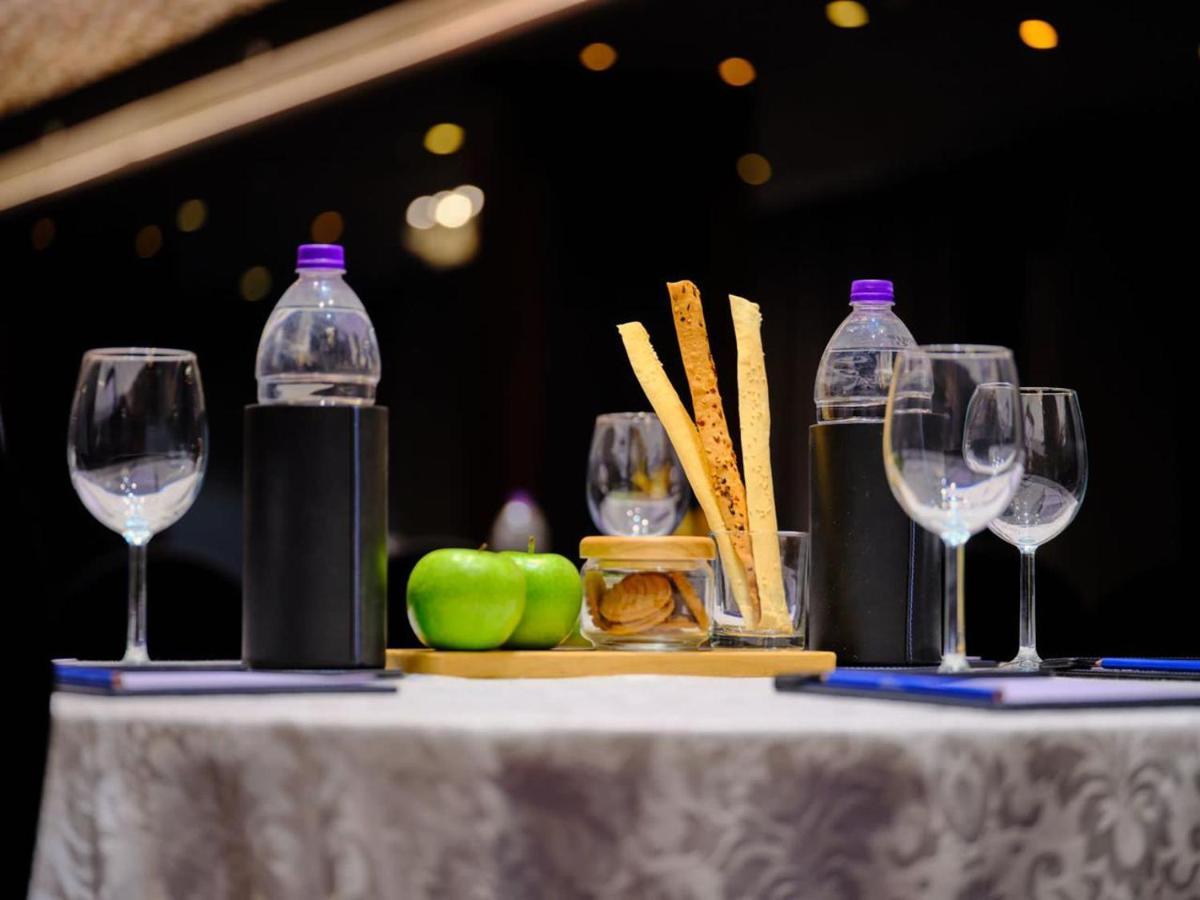 Essentia Luxury Hotel Indaur Kültér fotó