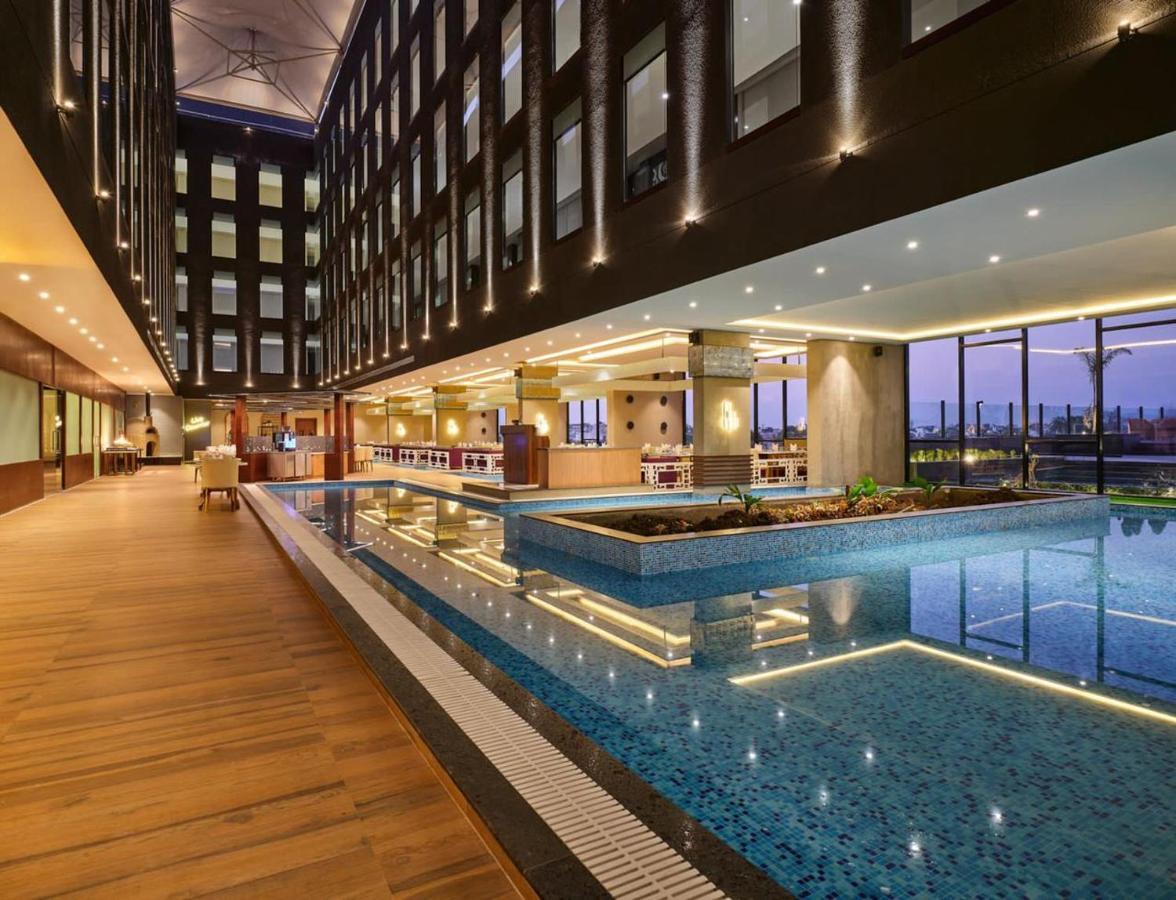 Essentia Luxury Hotel Indaur Kültér fotó