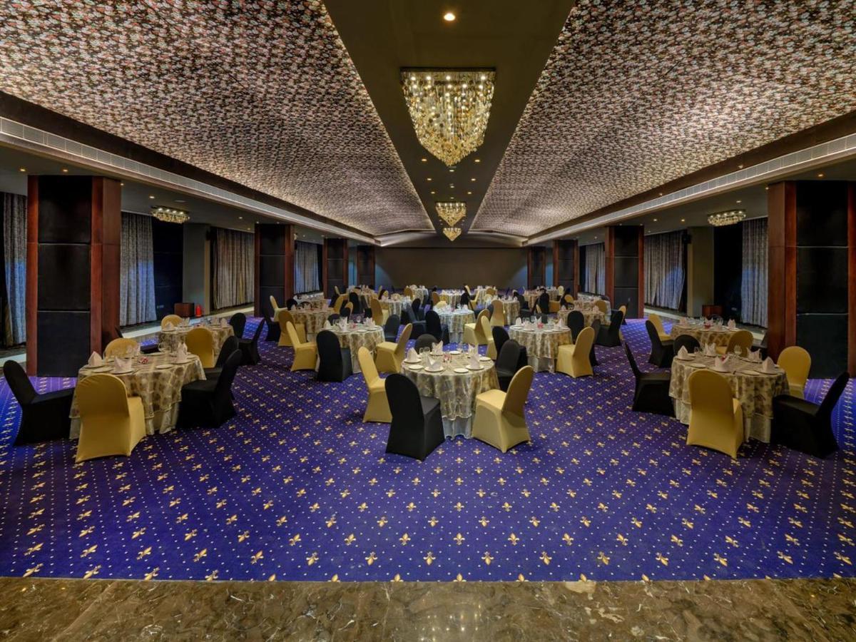 Essentia Luxury Hotel Indaur Kültér fotó