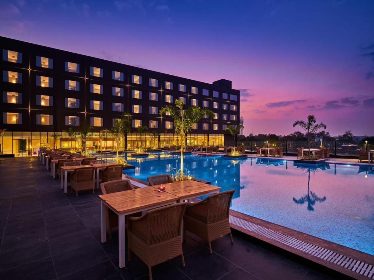 Essentia Luxury Hotel Indaur Kültér fotó